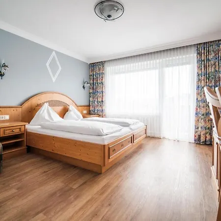 Hotel Gasthof Zur Post 3*