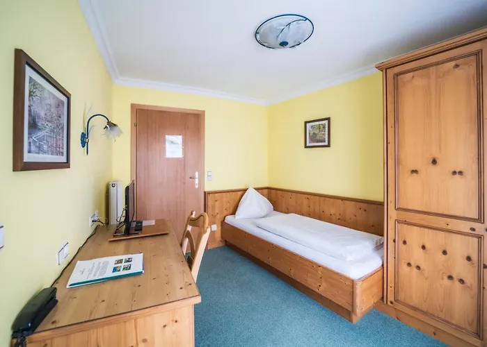 Szálloda Gasthof Zur Post 3*