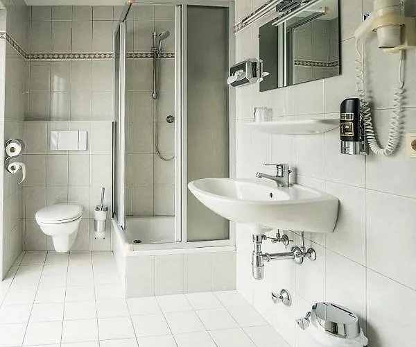 Szálloda Gasthof Zur Post Seekirchen am Wallersee