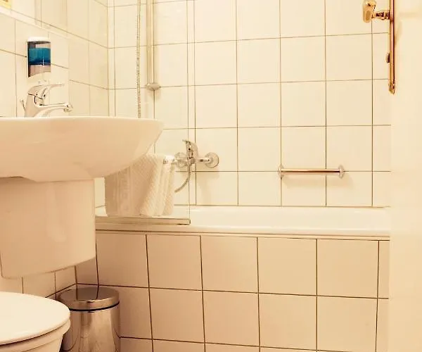 Gasthof Zur Post Szálloda Seekirchen am Wallersee